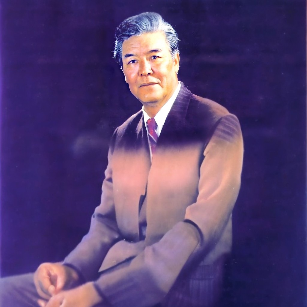 Portrait photograph of Abdurehim Otkur (1923–1995), Uyghur poet, novelist and historian, author of the novels Iz and Oyghanghan Zémin